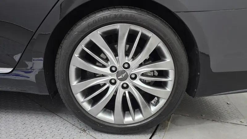 Hyundai Genesis
