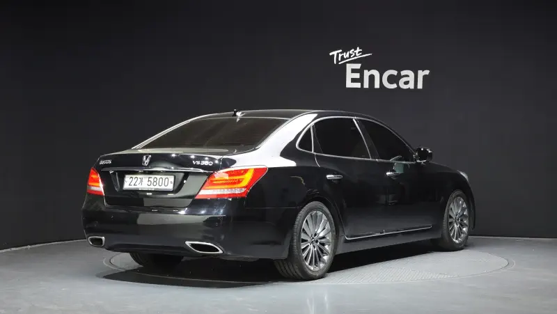 Hyundai Equus