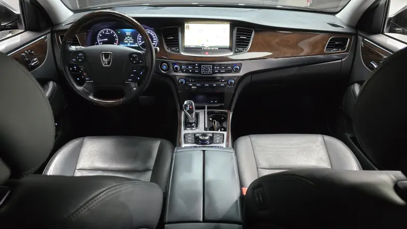 Hyundai Equus