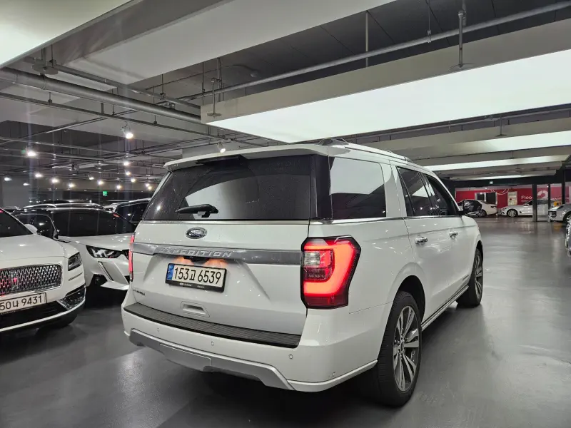 Ford EXPEDITION