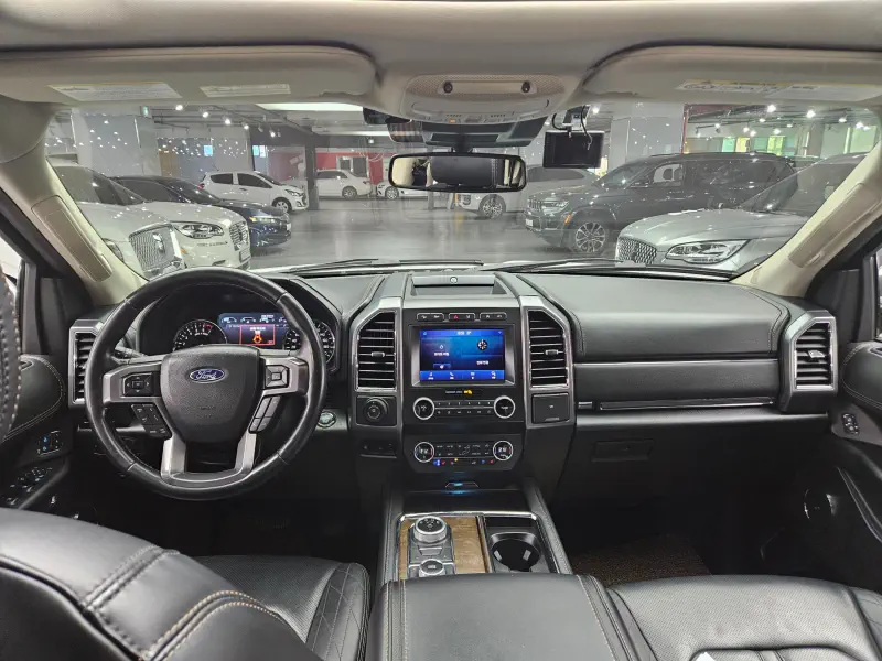 Ford EXPEDITION