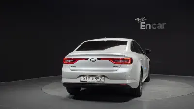 Renault SM6