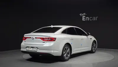 Renault SM6
