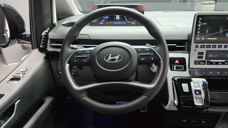Hyundai Staria