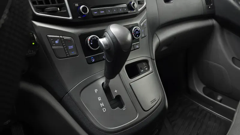 Hyundai Grand Starex