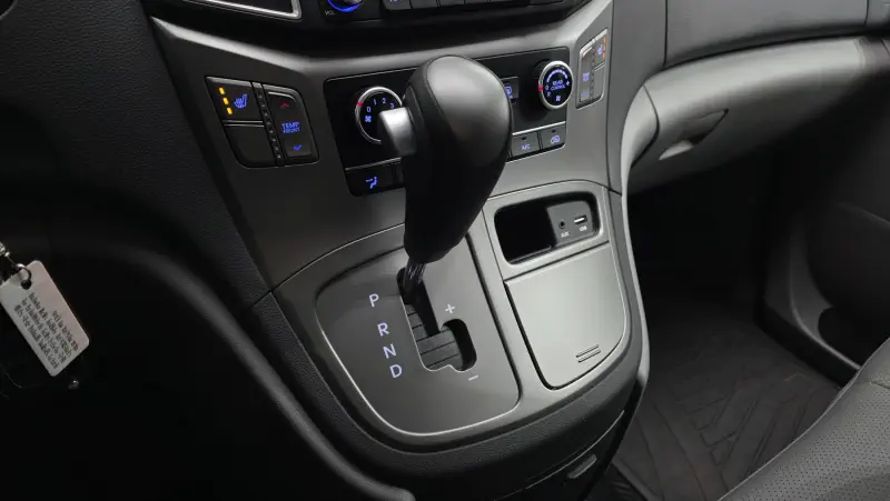 Hyundai Grand Starex
