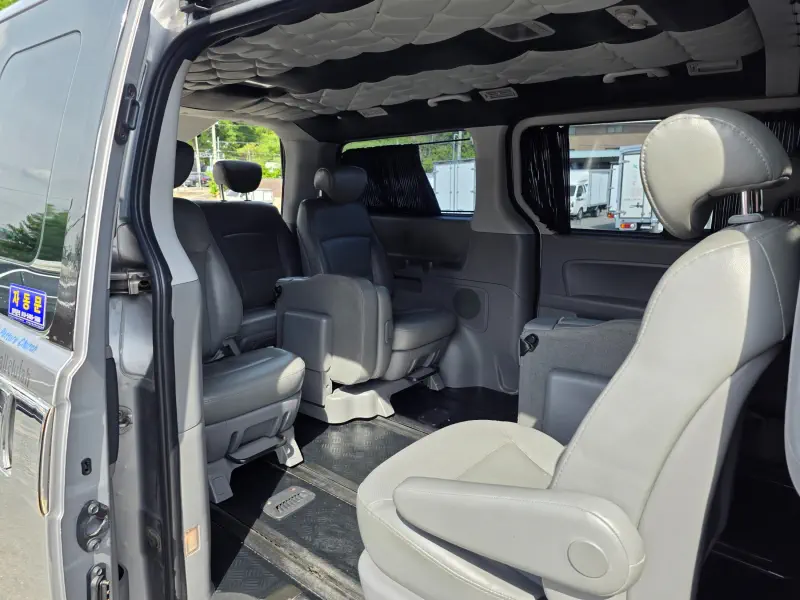 Hyundai Grand Starex