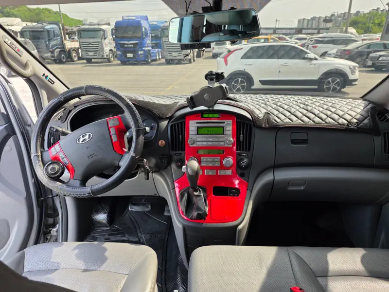 Hyundai Grand Starex