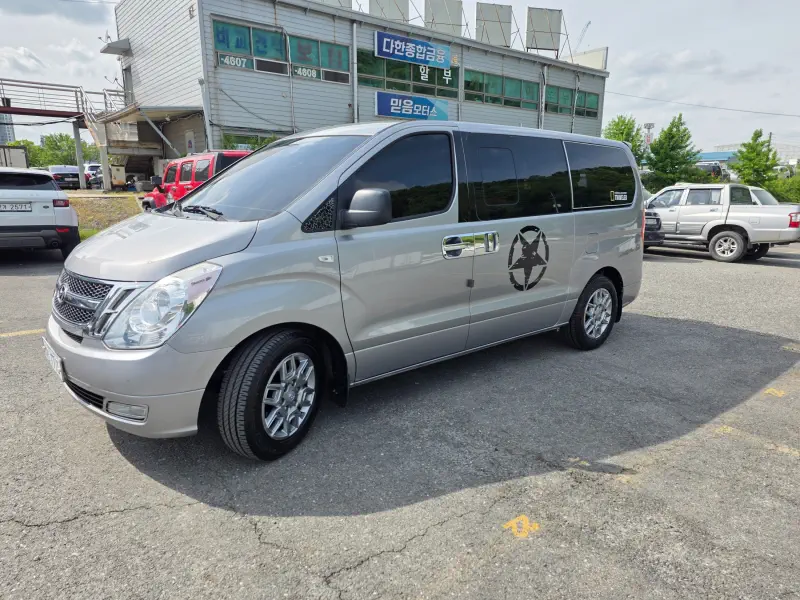 Hyundai Grand Starex