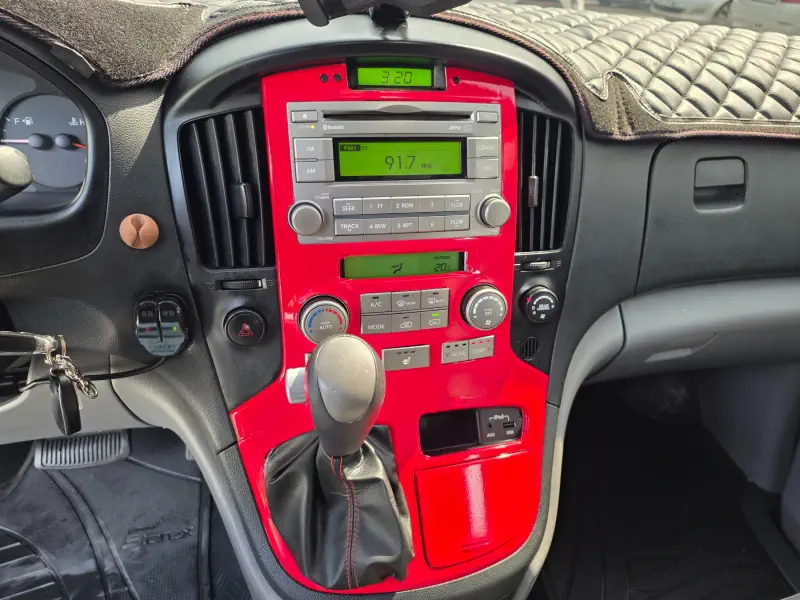 Hyundai Grand Starex