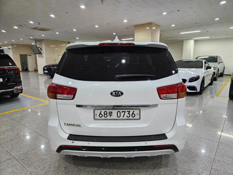 Kia Carnival