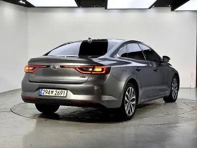 Renault SM6