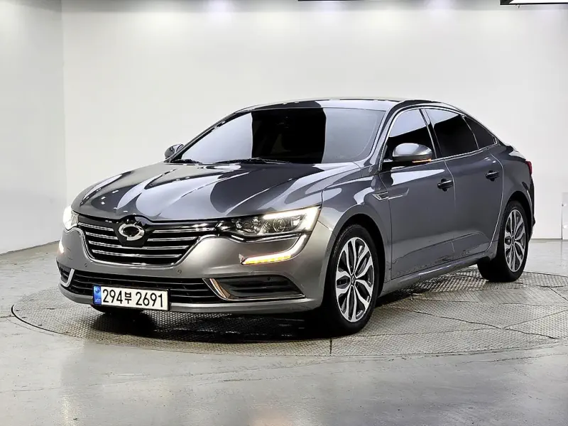 Renault SM6