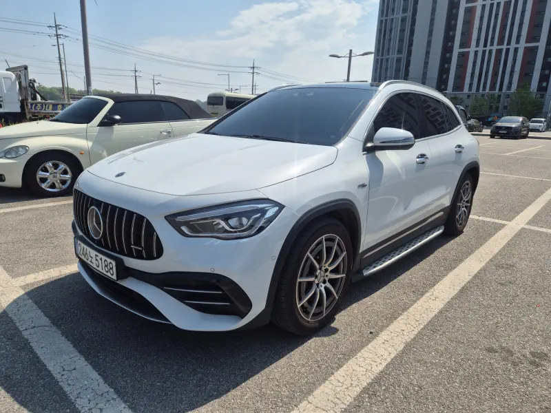 Mercedes-Benz GLA-Class
