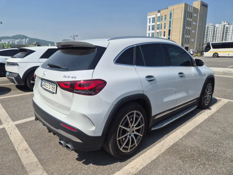 Mercedes-Benz GLA-Class