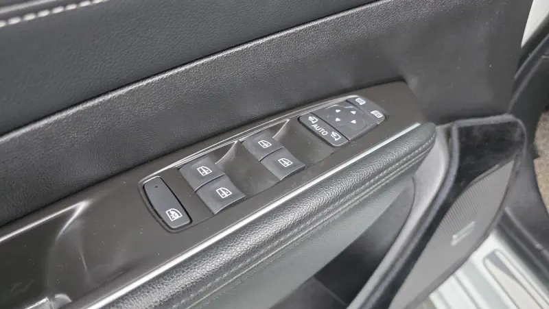 Renault SM6