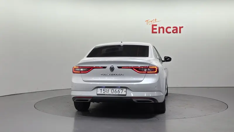 Renault SM6