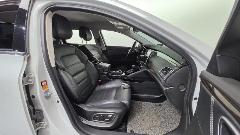 Renault SM6
