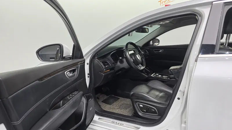 Renault SM6