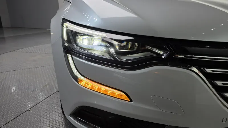 Renault SM6