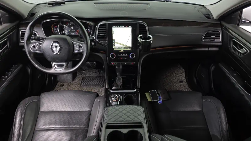 Renault SM6