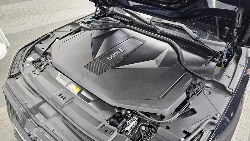 BMW i5