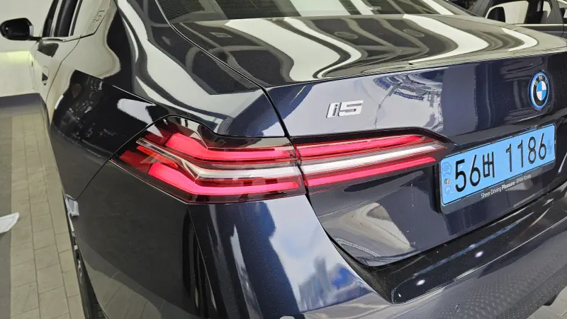 BMW i5