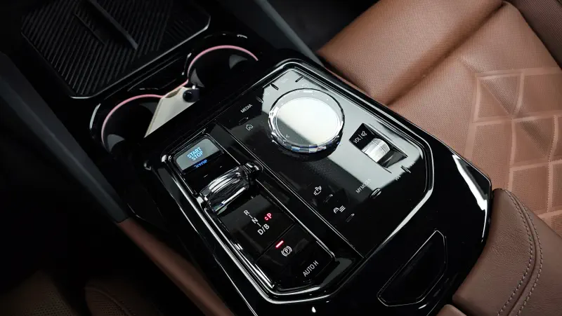 BMW i5