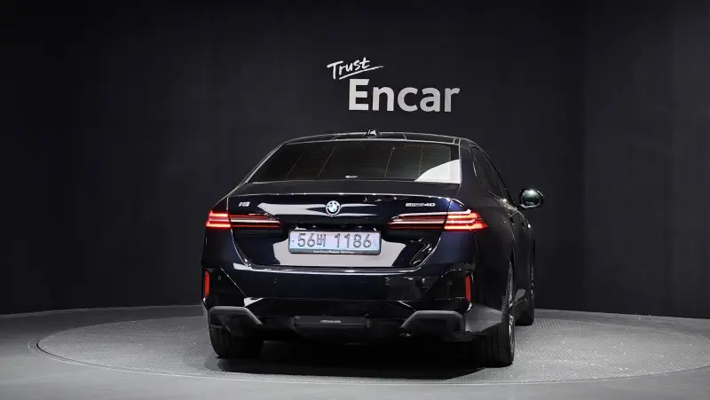 BMW i5