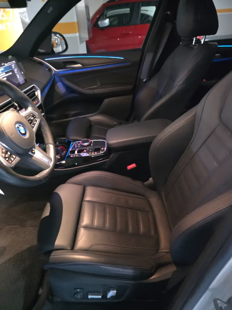 BMW iX3