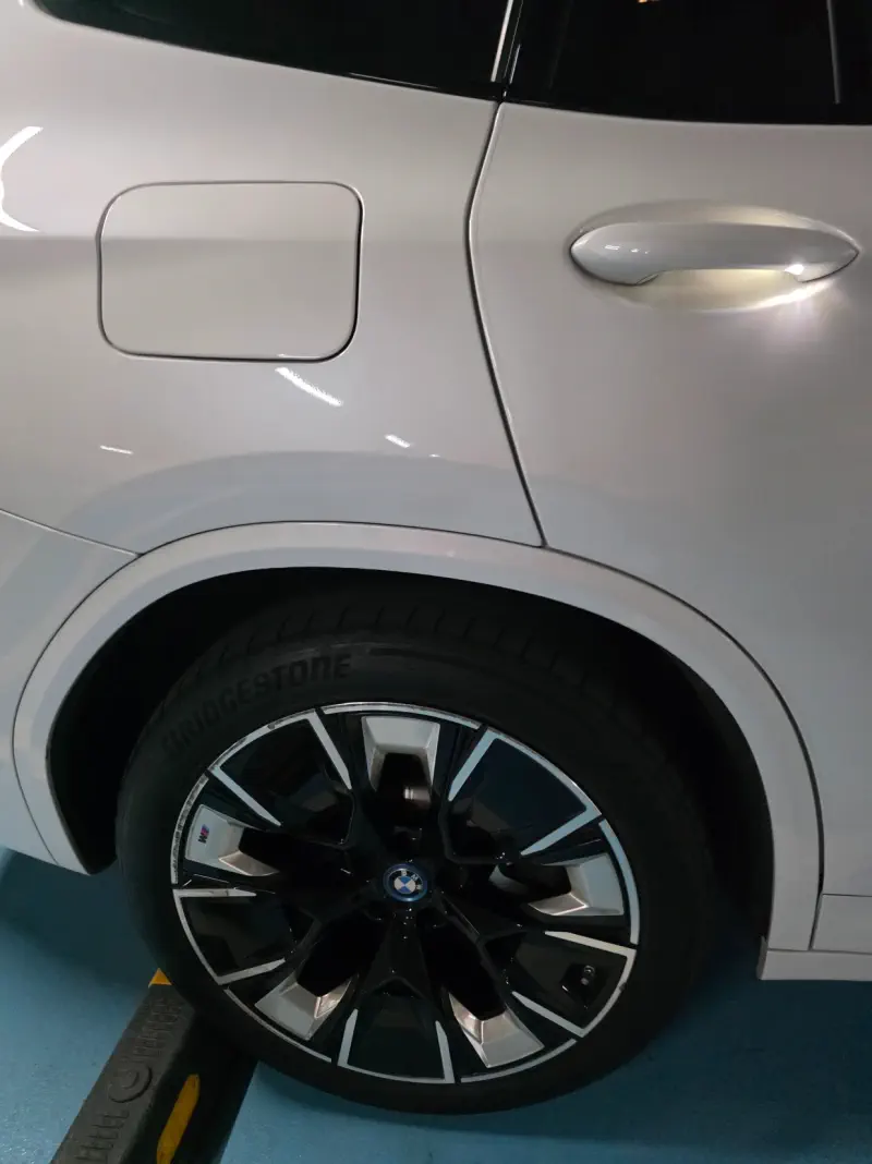 BMW iX3