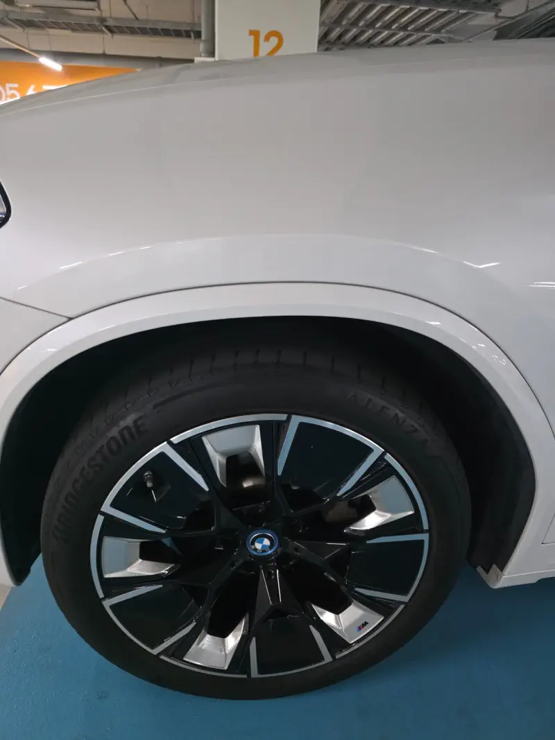 BMW iX3