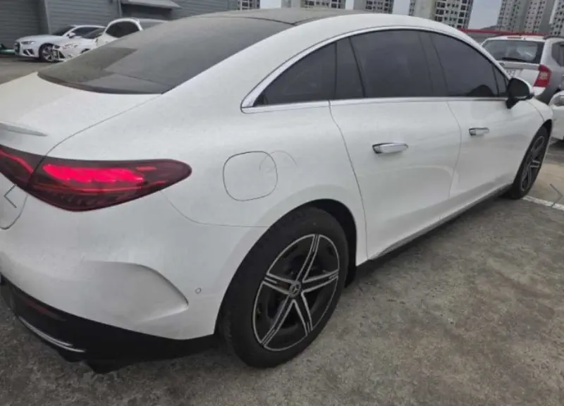 Mercedes-Benz EQE