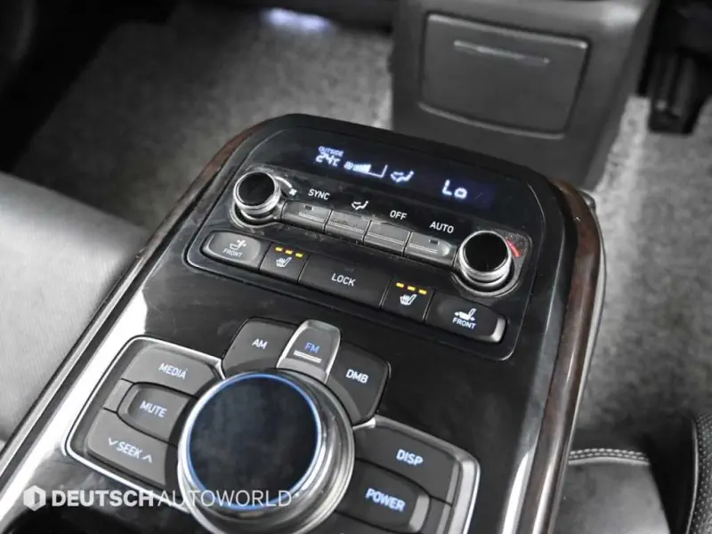 Genesis EQ900