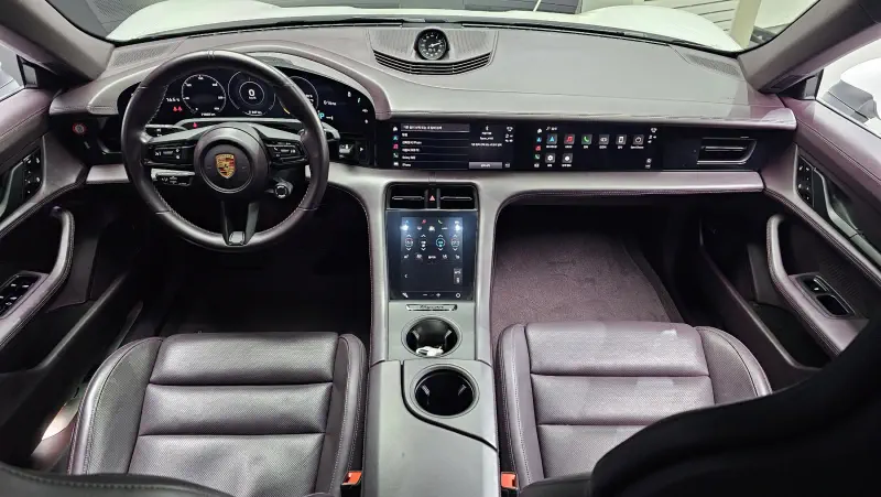 Porsche TAYCAN