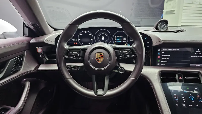 Porsche TAYCAN