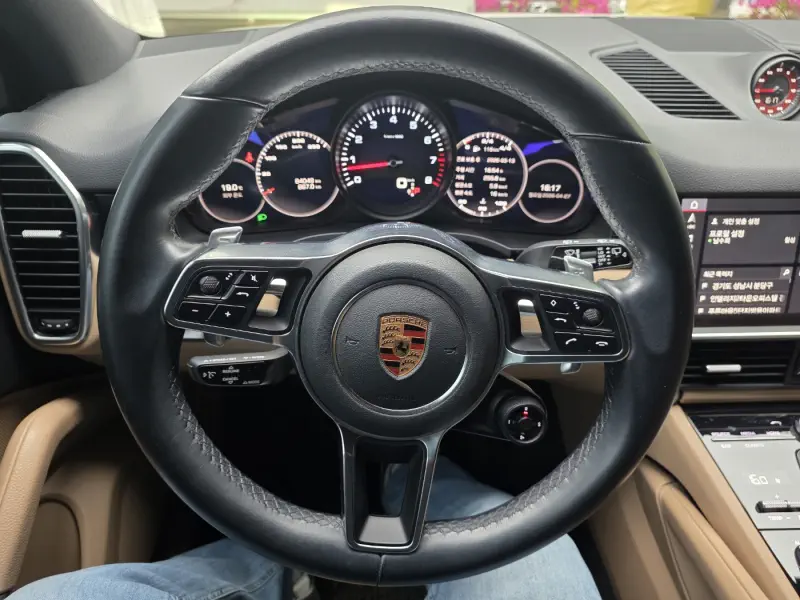 Porsche CAYENNE