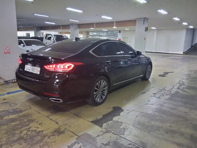 Hyundai Genesis