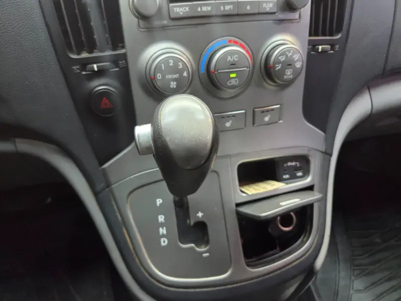 Hyundai Grand Starex