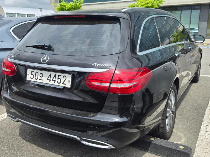 Mercedes-Benz C-Class