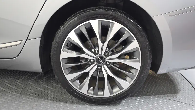Kia K8