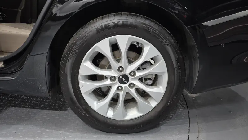 Kia K8