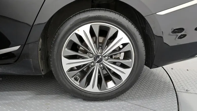 Kia K8
