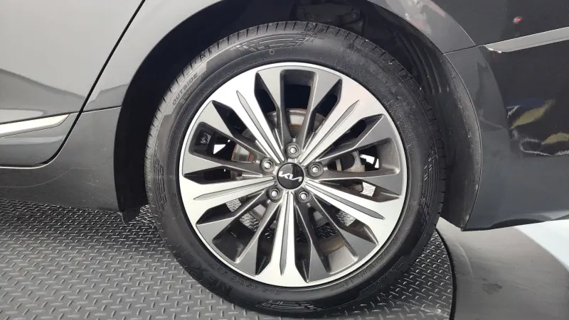 Kia K8