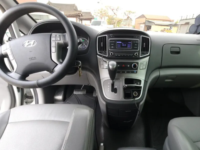 Hyundai Grand Starex