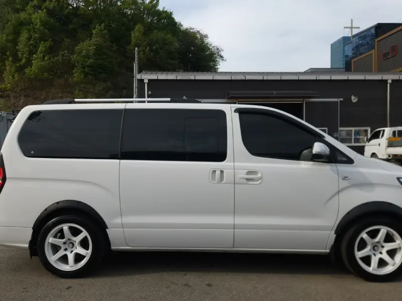 Hyundai Grand Starex
