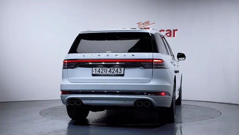 Lincoln AVIATOR