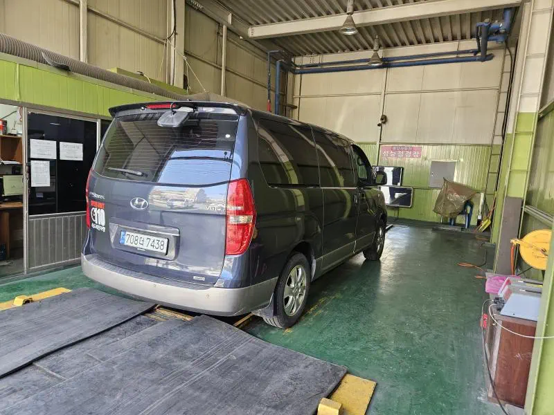 Hyundai Grand Starex