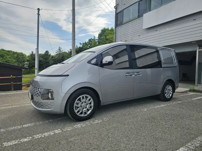 Hyundai Staria