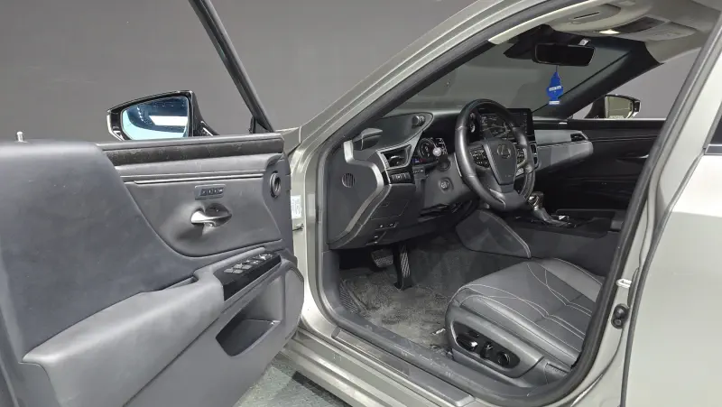 Lexus ES300h